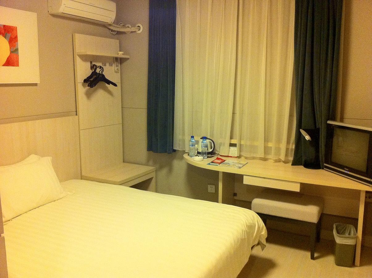Magnolia Business Hotel Xining Railway Station Grand Cross Mojia Street Экстерьер фото