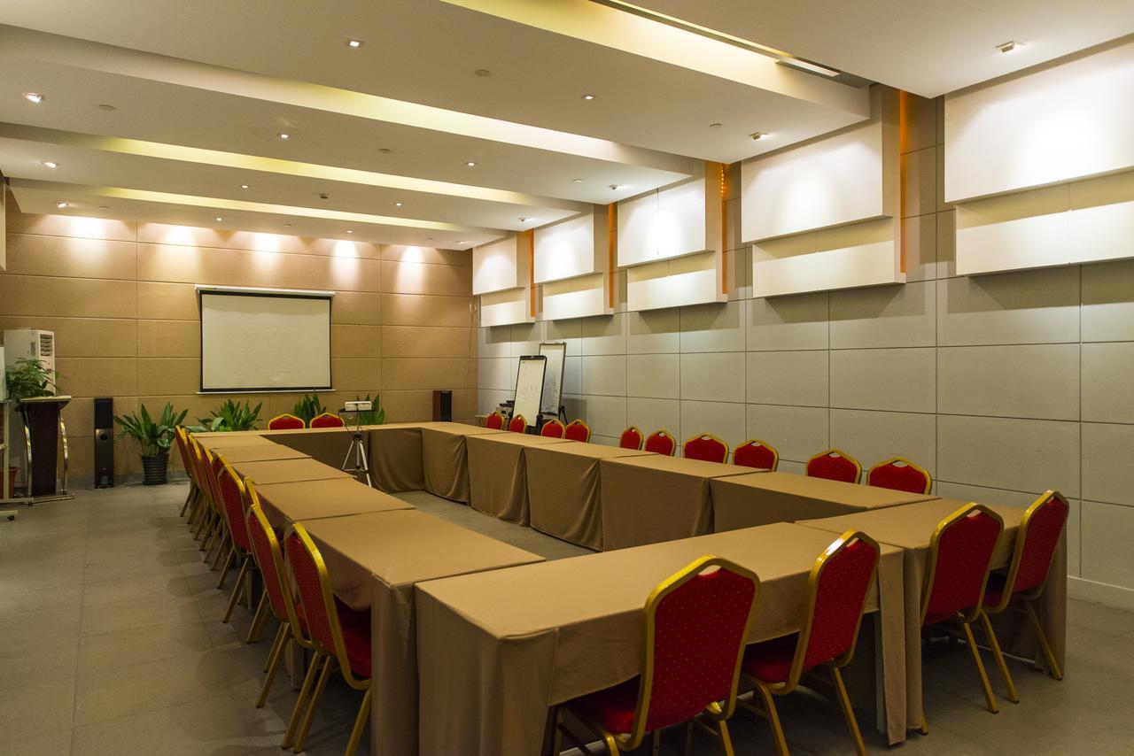 Magnolia Business Hotel Xining Railway Station Grand Cross Mojia Street Экстерьер фото